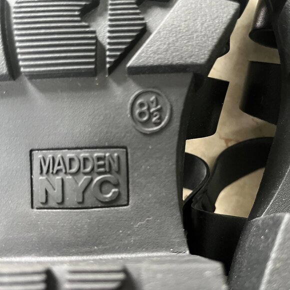 NWOB Madden NYC Sz 8.5 Genesis Fisherman Block Heel Sandals in Black - Picture 9 of 10